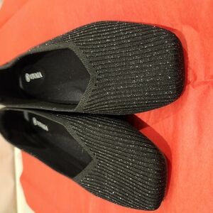 Vivaia Square Toe V Cut Flats